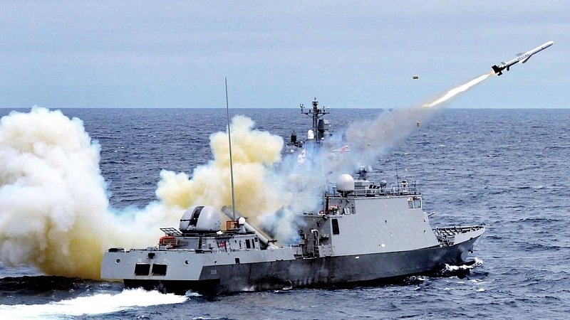 Запуск противокорабельной ракеты SSM-700K C-Star, Южная Корея